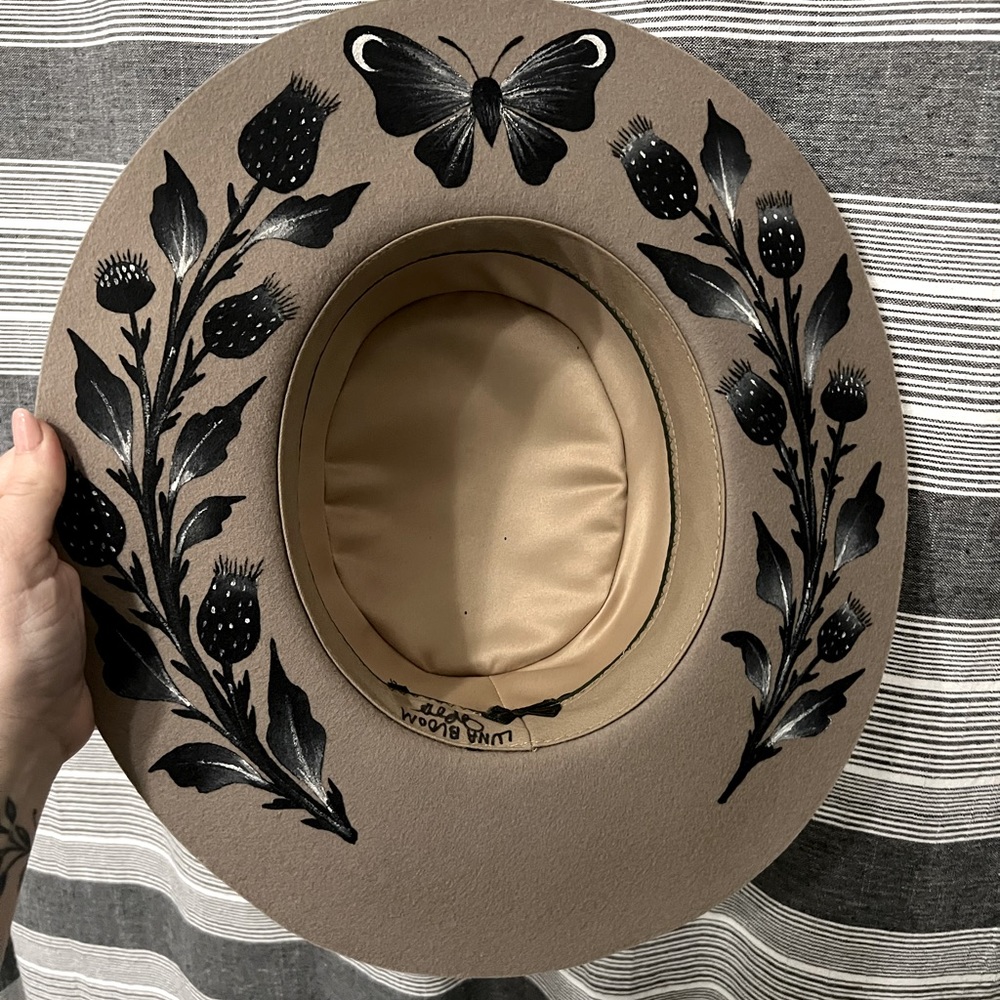 Luna Bloom Hat NWT
